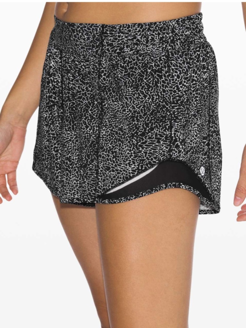 NWT Lululemon Hotty Hot Short II *Long 4"